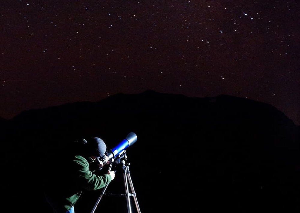 दो ग्रहों का सबसे बड़ा दीर्घीकरण - पश्चिम में बुध और पूर्व में शुक्र